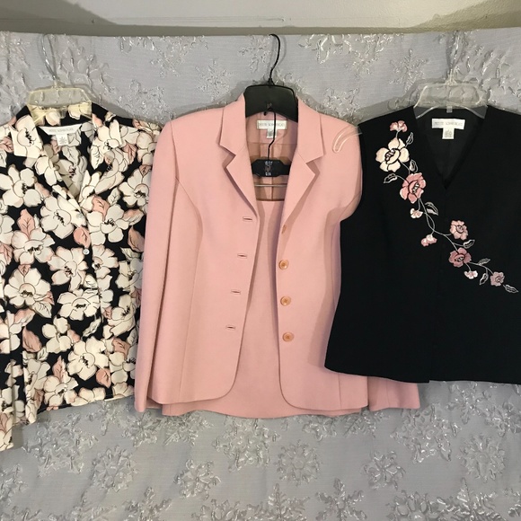 🐣 Classic Pink Skirt Suit. Size 2